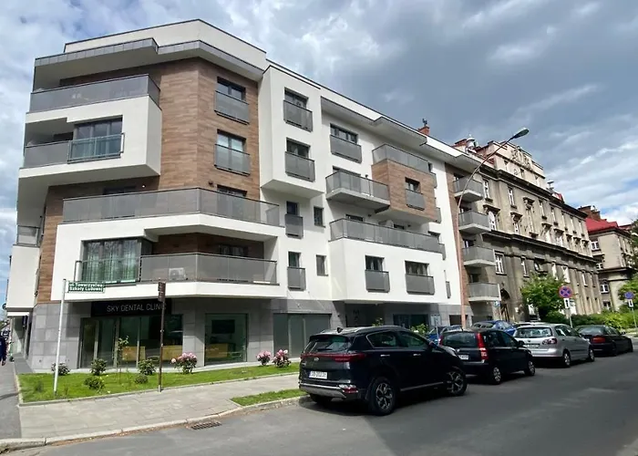 Centrum Z Garazem Podziemnym 아파트